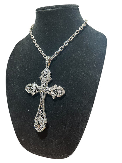 Onyx Black Cross Chain